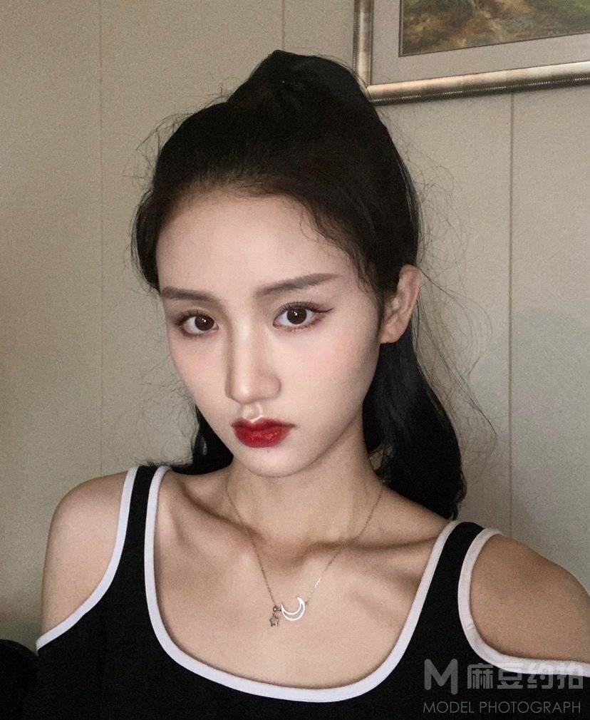 妆容模特