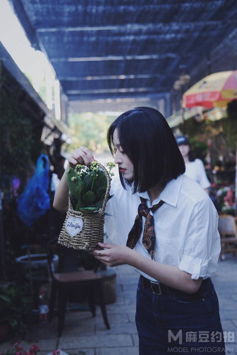 情绪模特