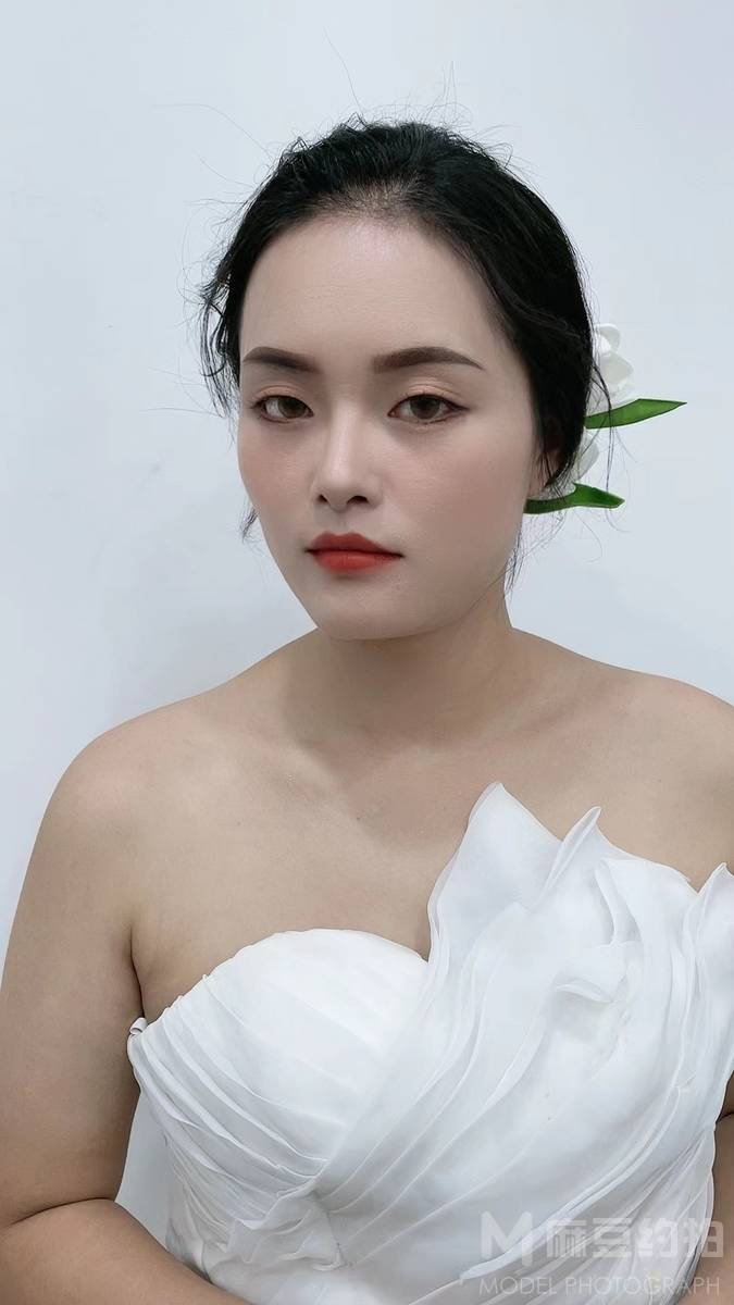妆容模特