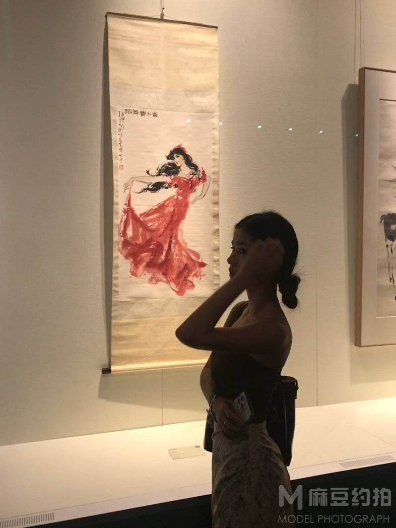 情绪模特