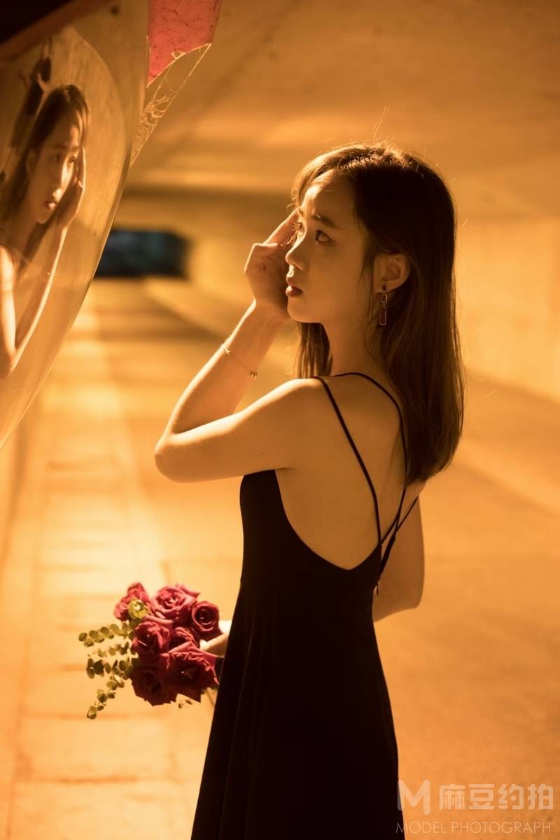 情绪模特