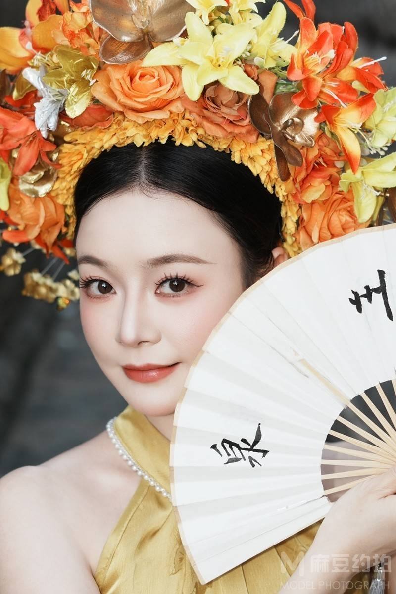 情绪模特