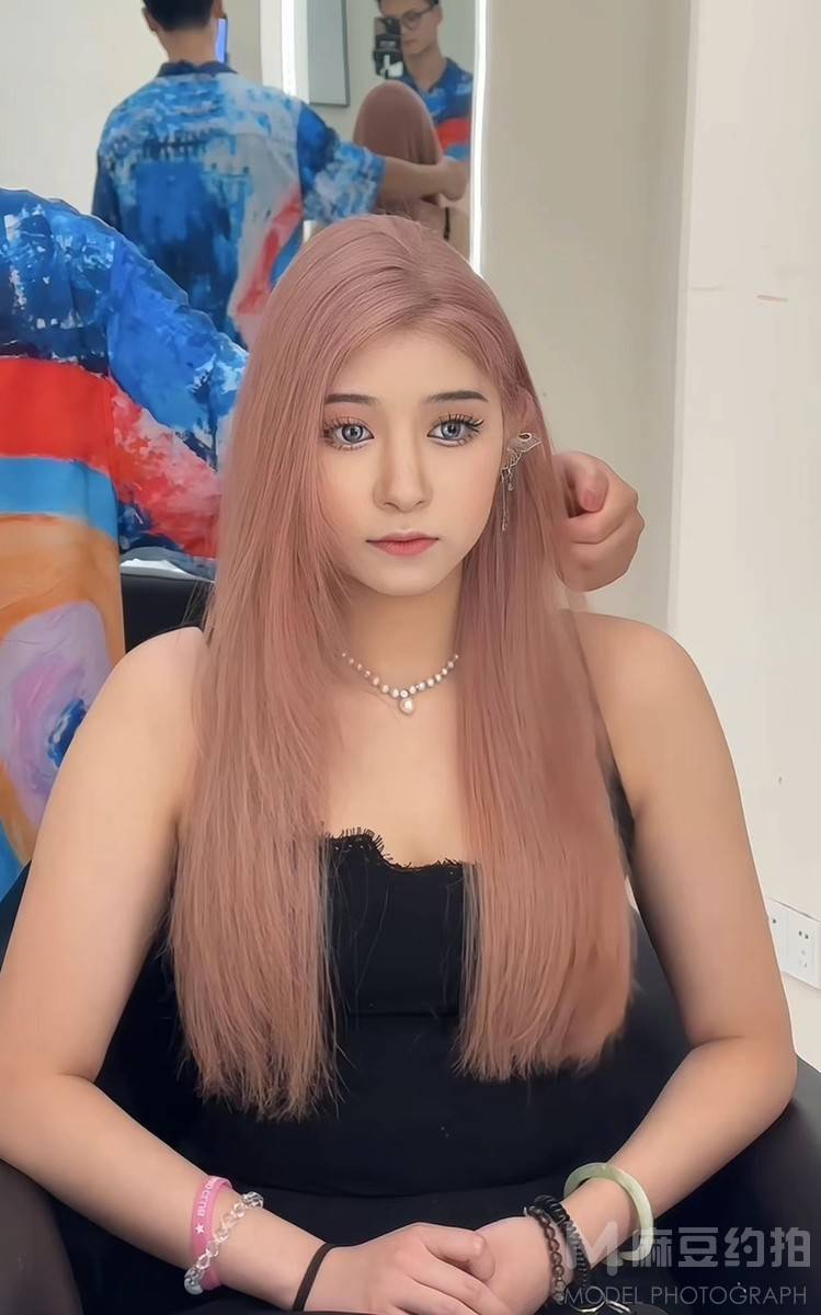 妆容模特
