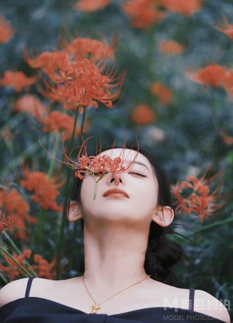 黑白模特
