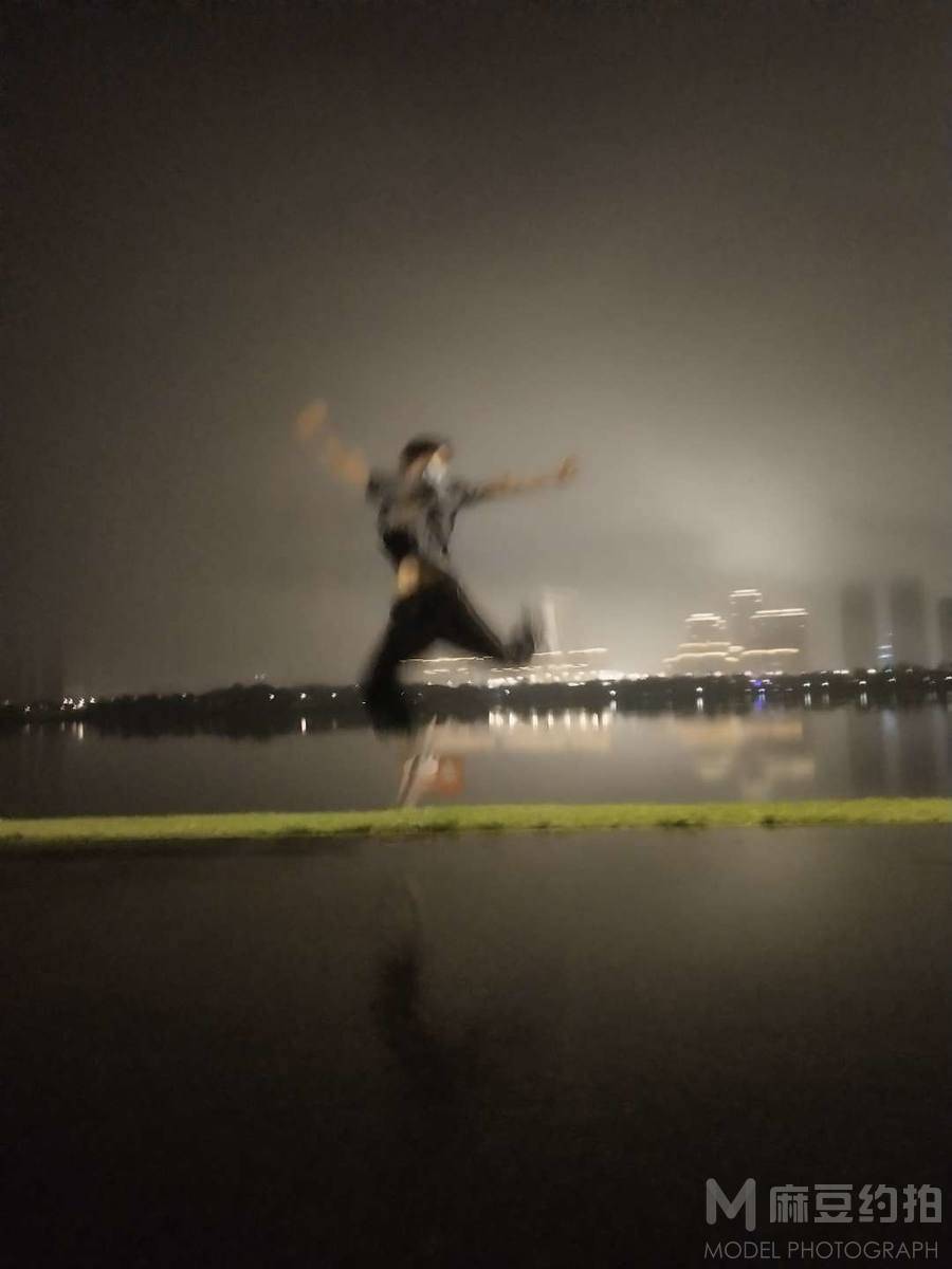 夜景模特