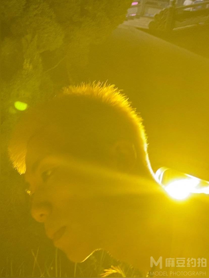 黑白模特