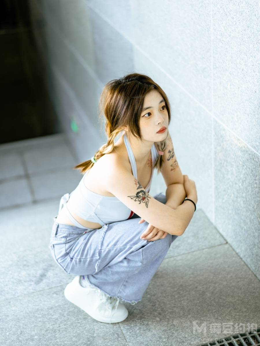 情绪模特