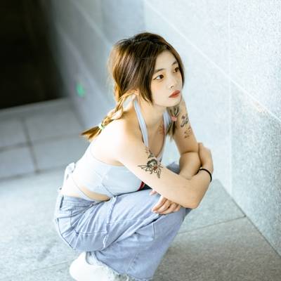 情绪模特