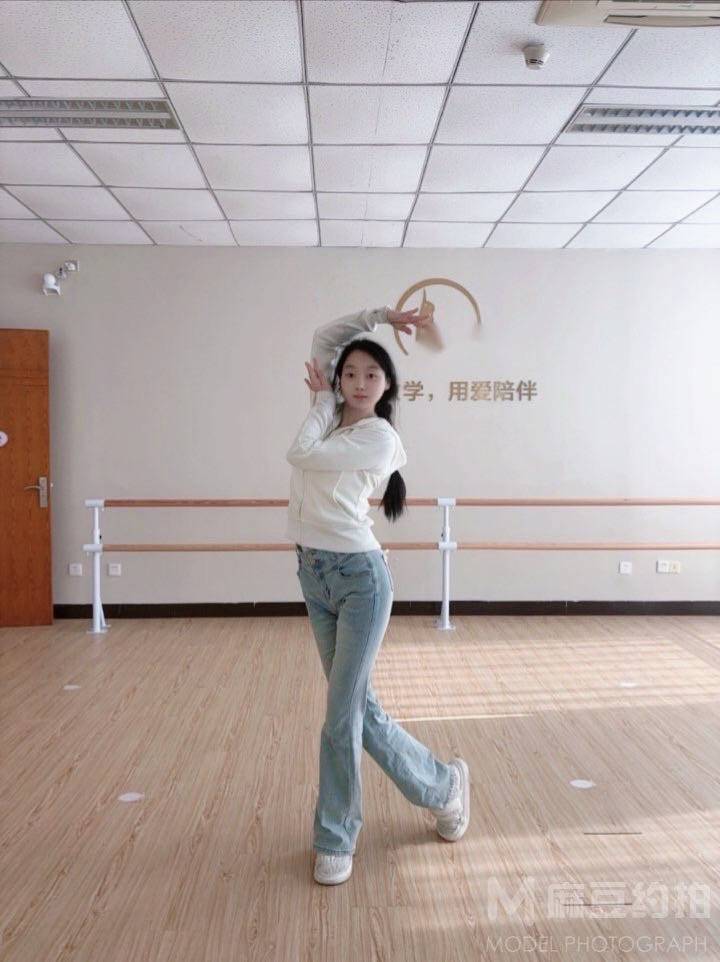 校园模特