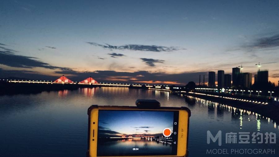 夜景模特
