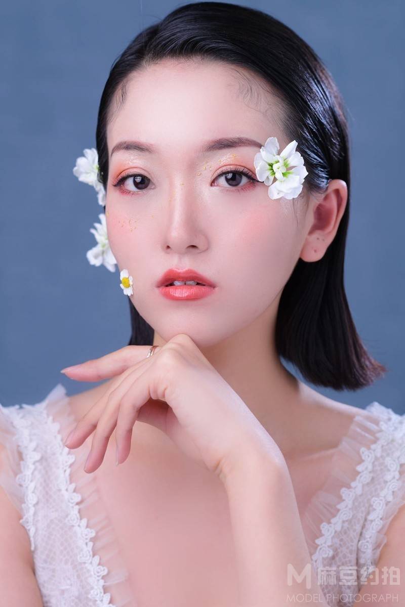 妆容模特