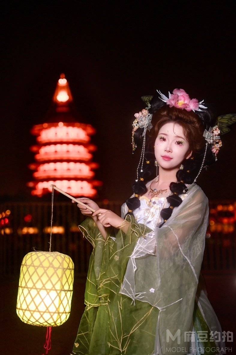 汉服模特