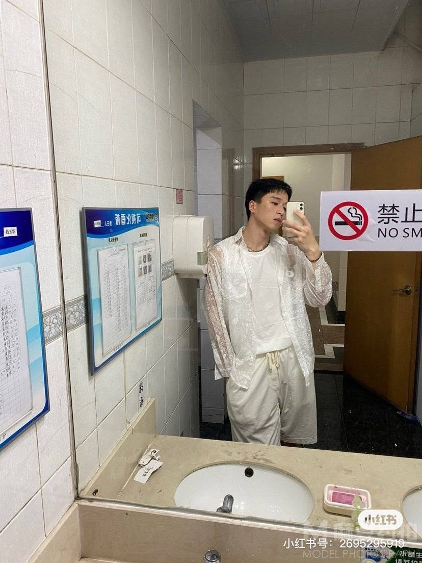 纪实模特
