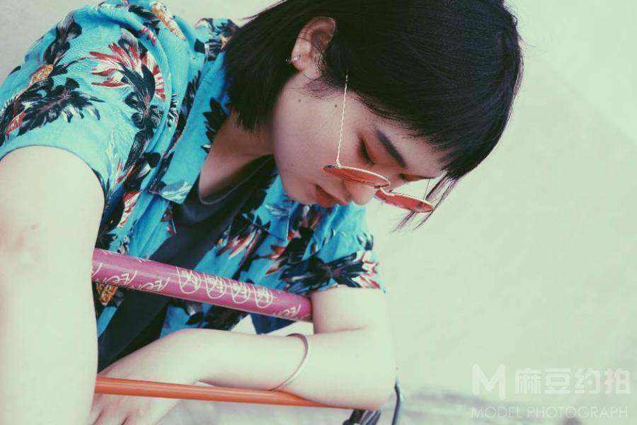 情绪模特