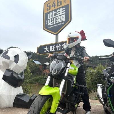 黑白模特