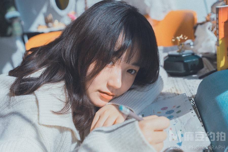 情绪模特