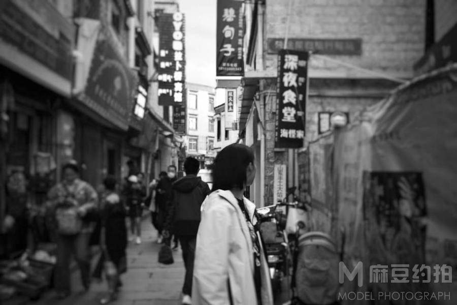 情绪模特