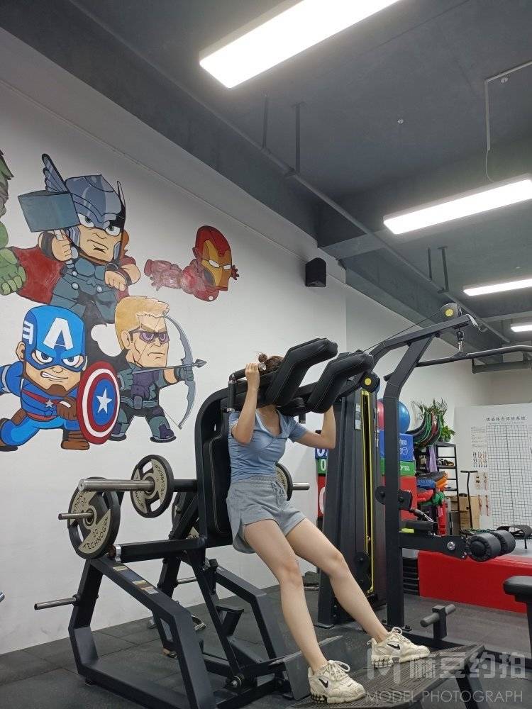 情绪模特