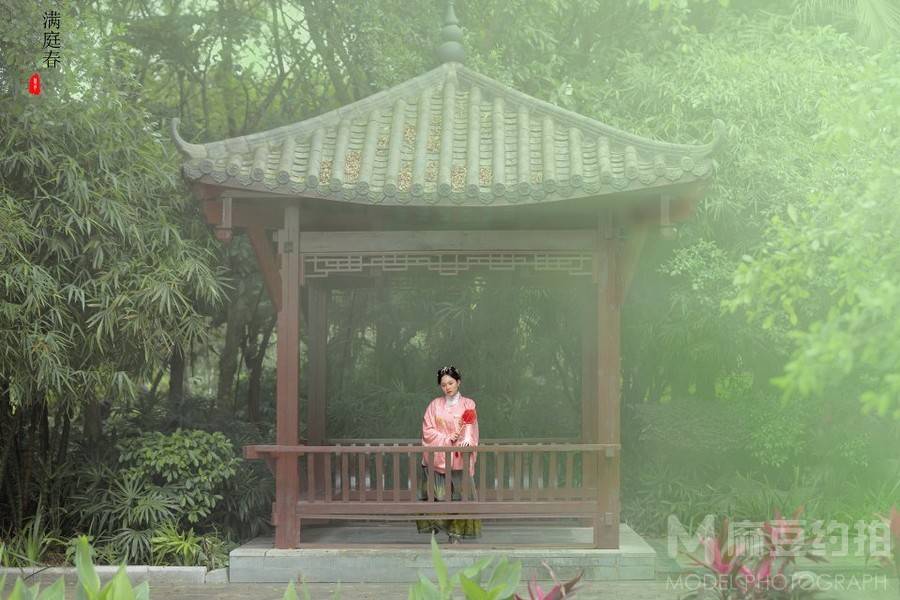 汉服模特