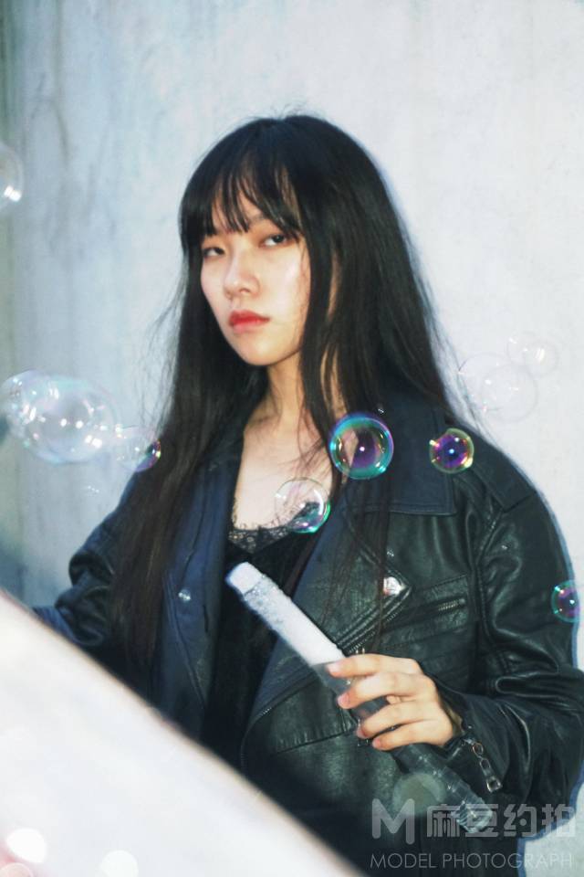 情绪模特