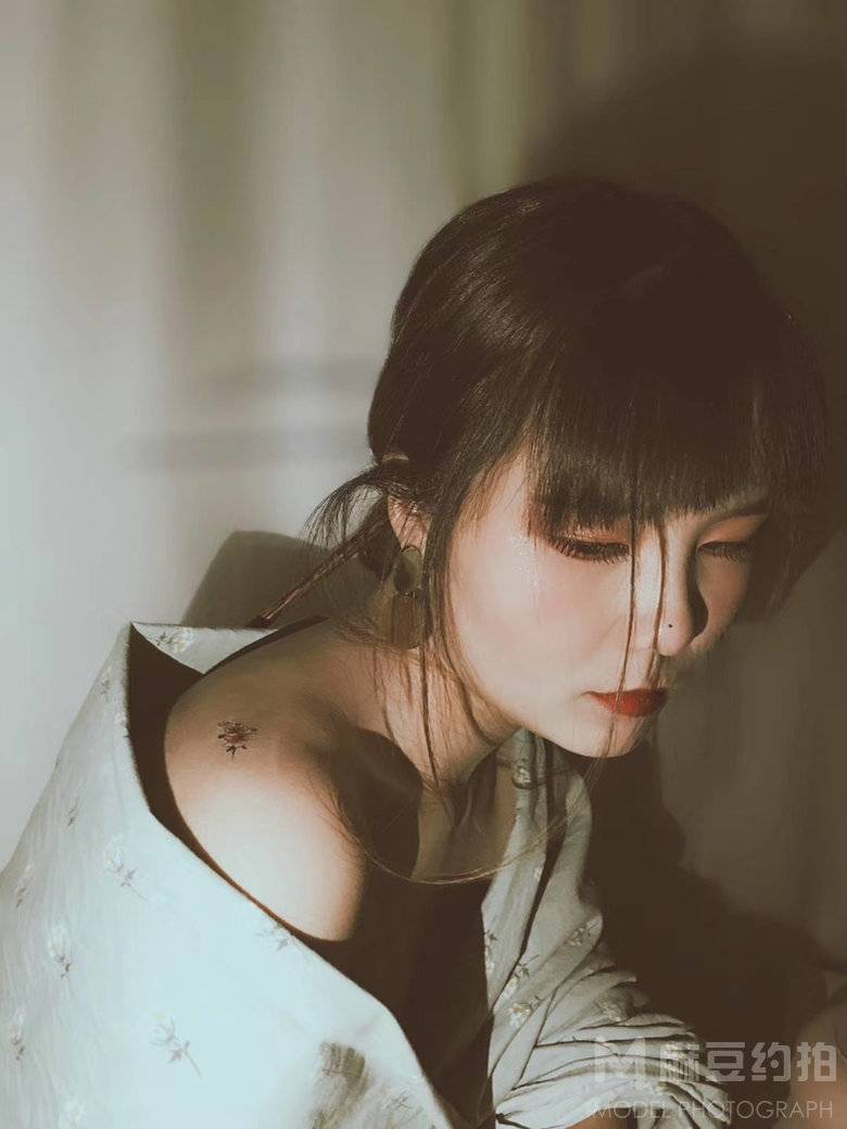 纪实模特
