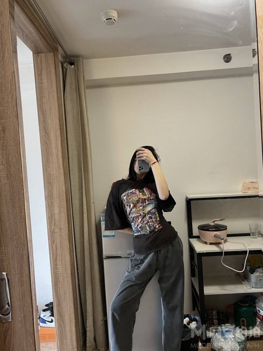 黑白模特