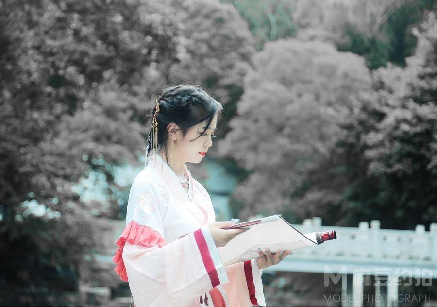 汉服模特