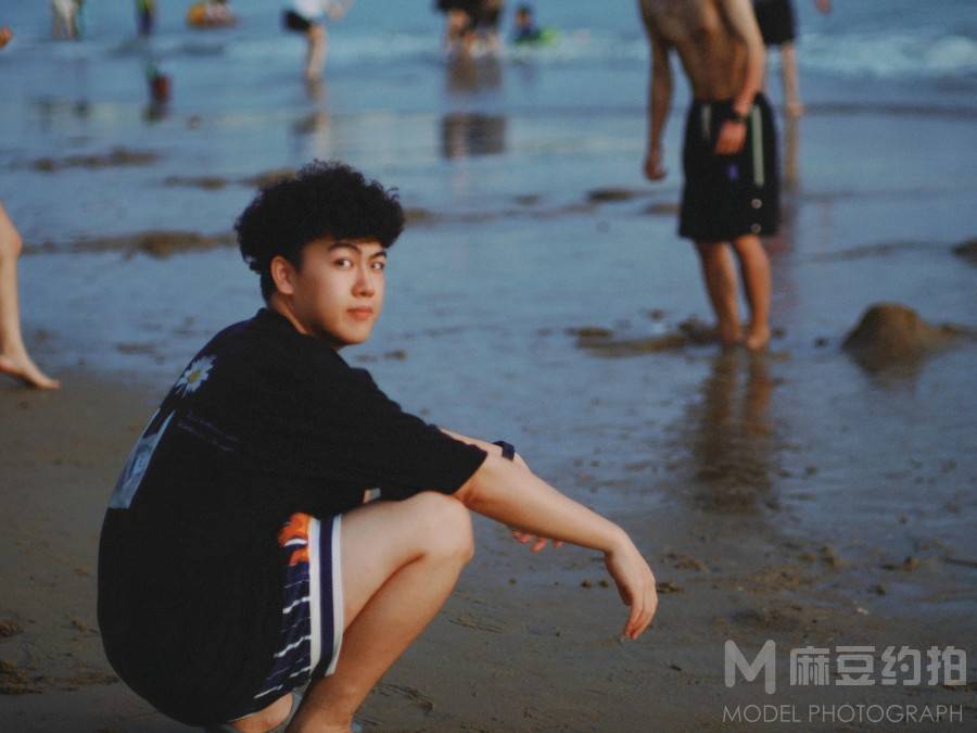 情绪模特