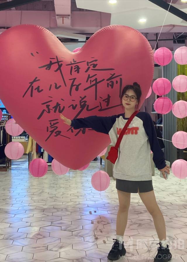 校园模特