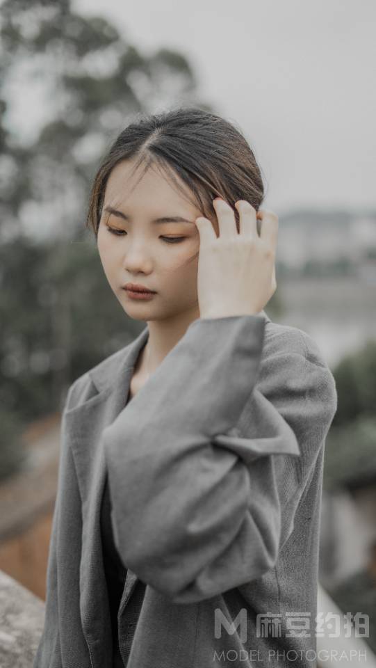 情绪模特