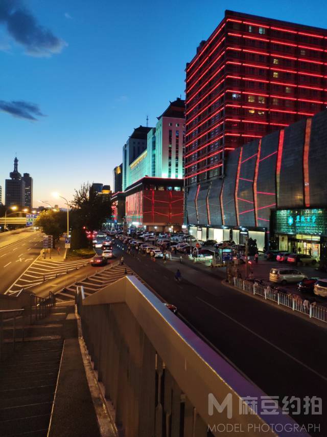 夜景模特