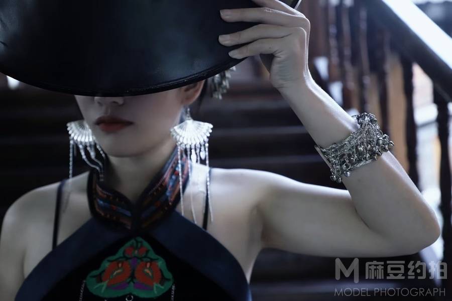 黑白模特
