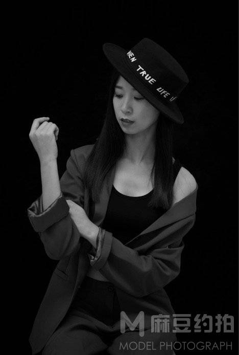 情绪模特