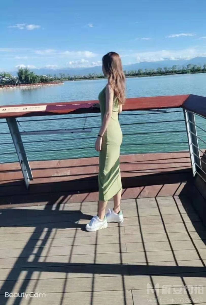 清新模特