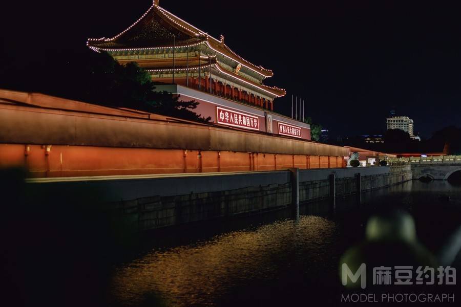 黑白模特