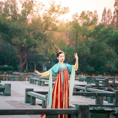 汉服模特