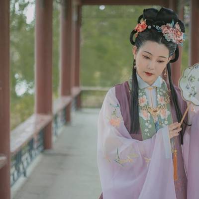 汉服模特