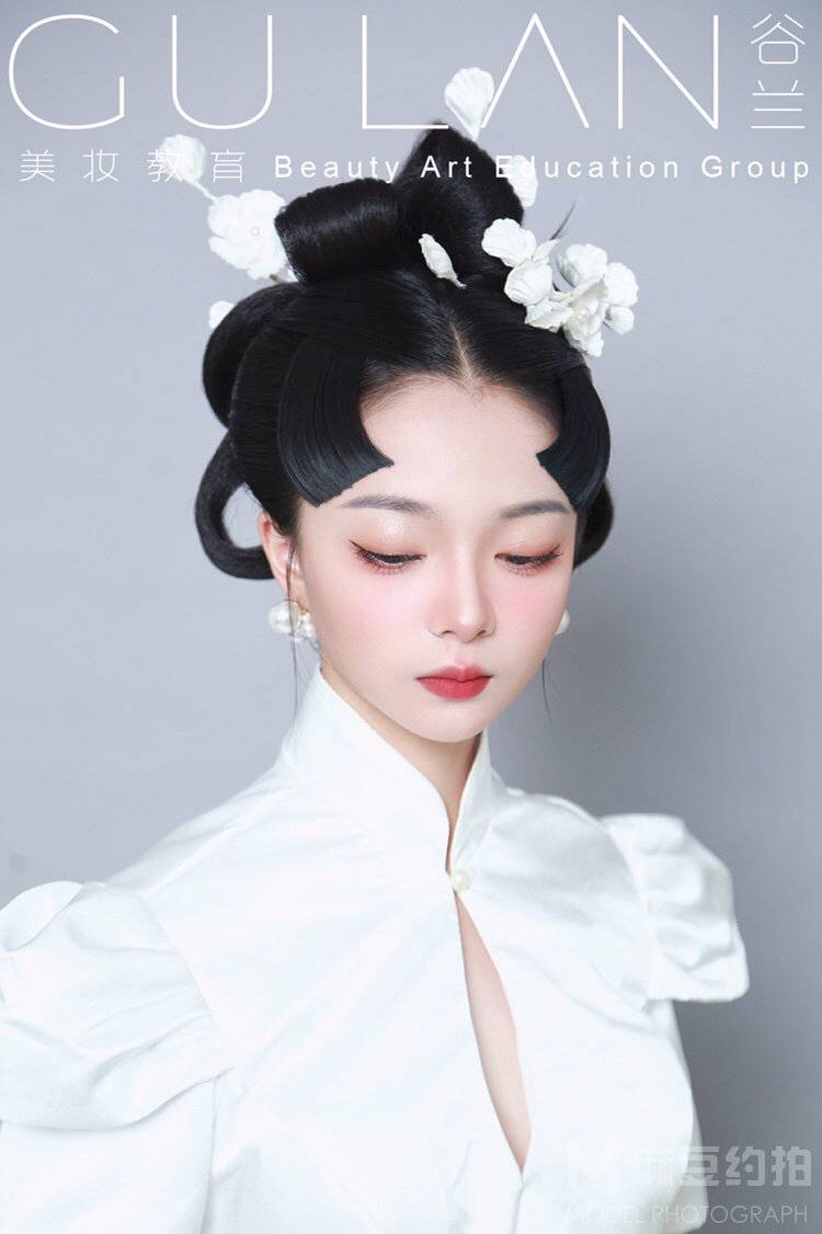 纪实模特