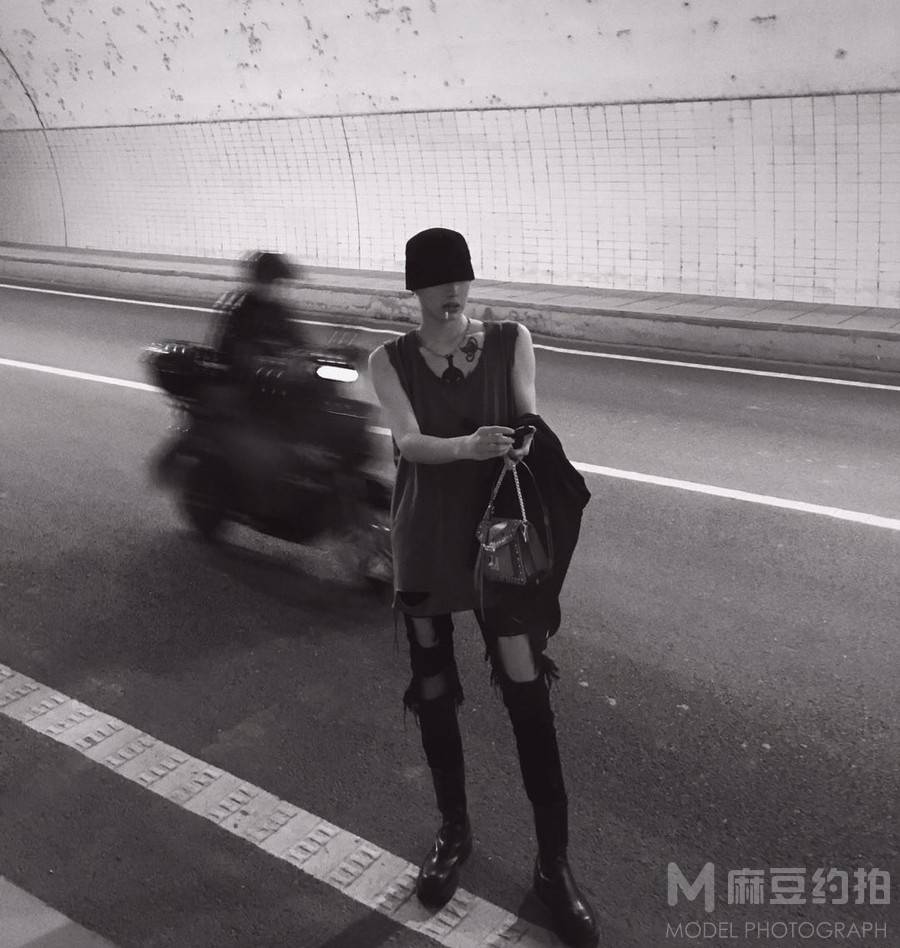 情绪模特