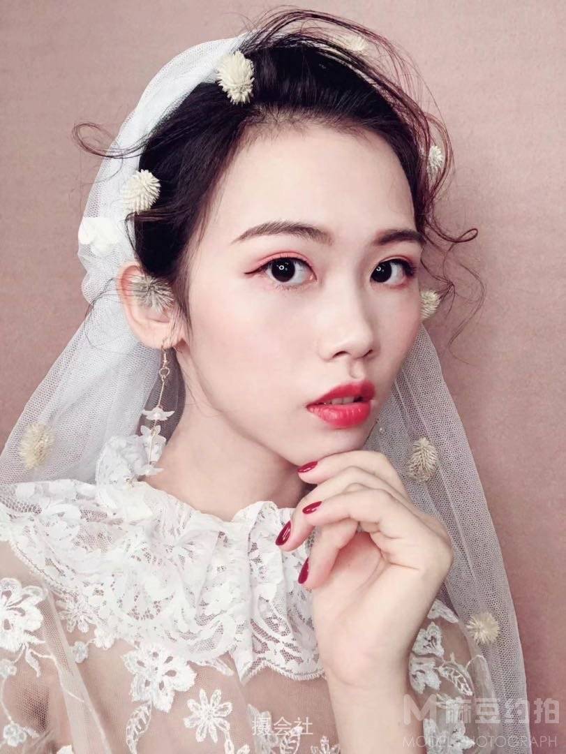 妆容模特