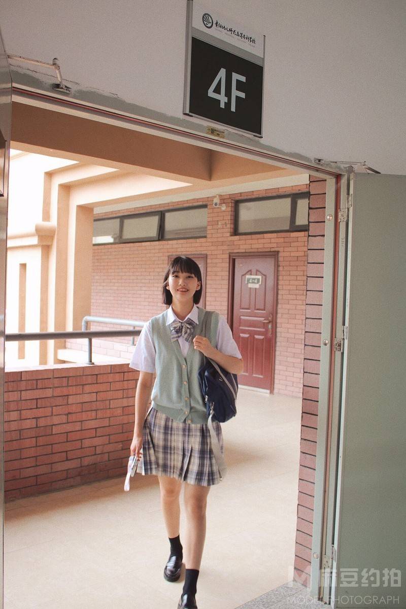 校园模特