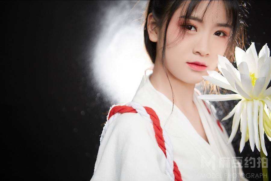 黑白模特