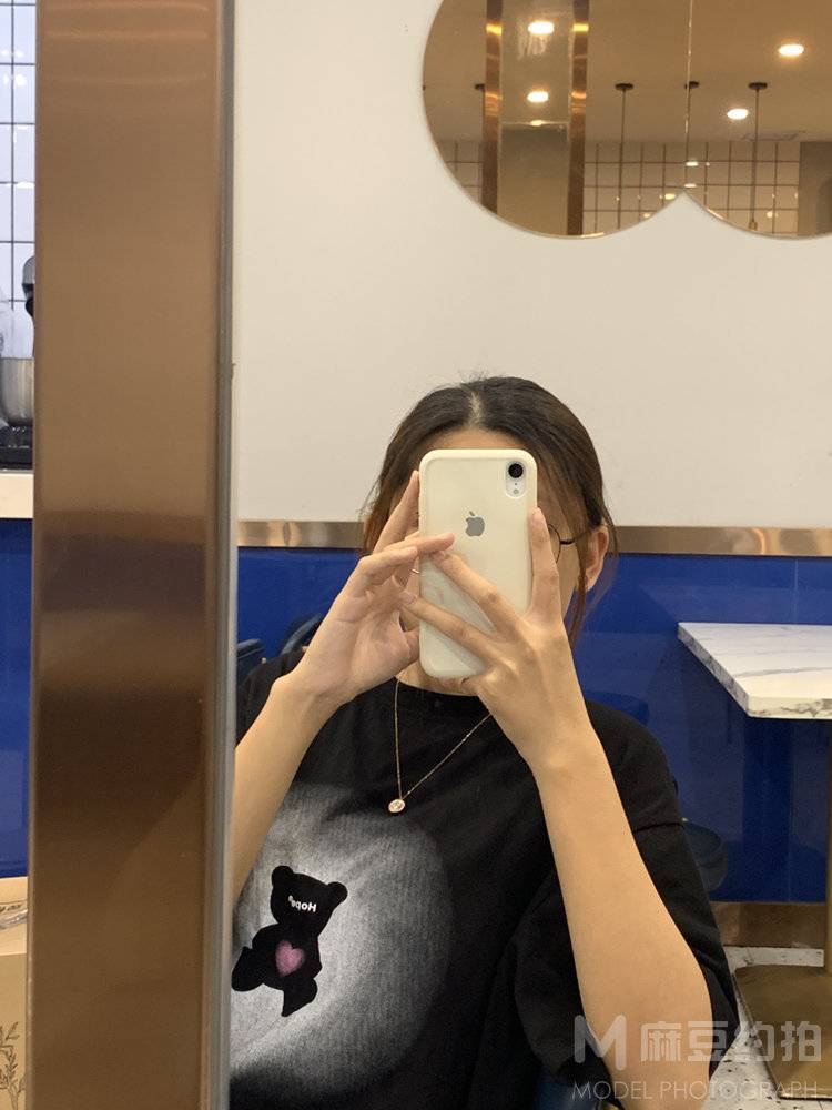 黑白模特