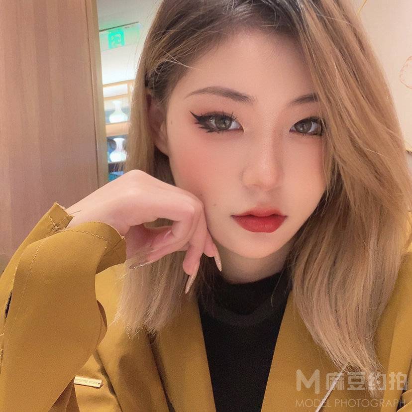 妆容模特