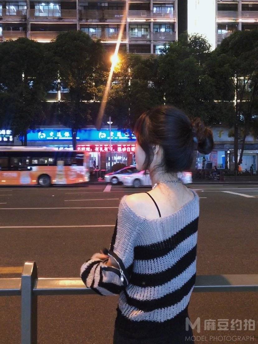 夜景模特