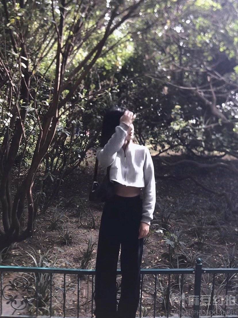 黑白模特