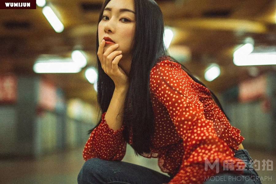 情绪模特