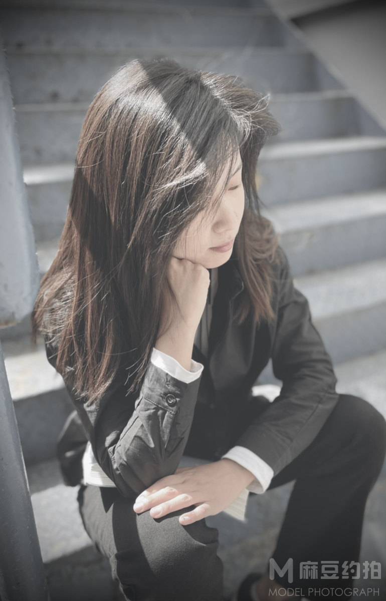 黑白模特