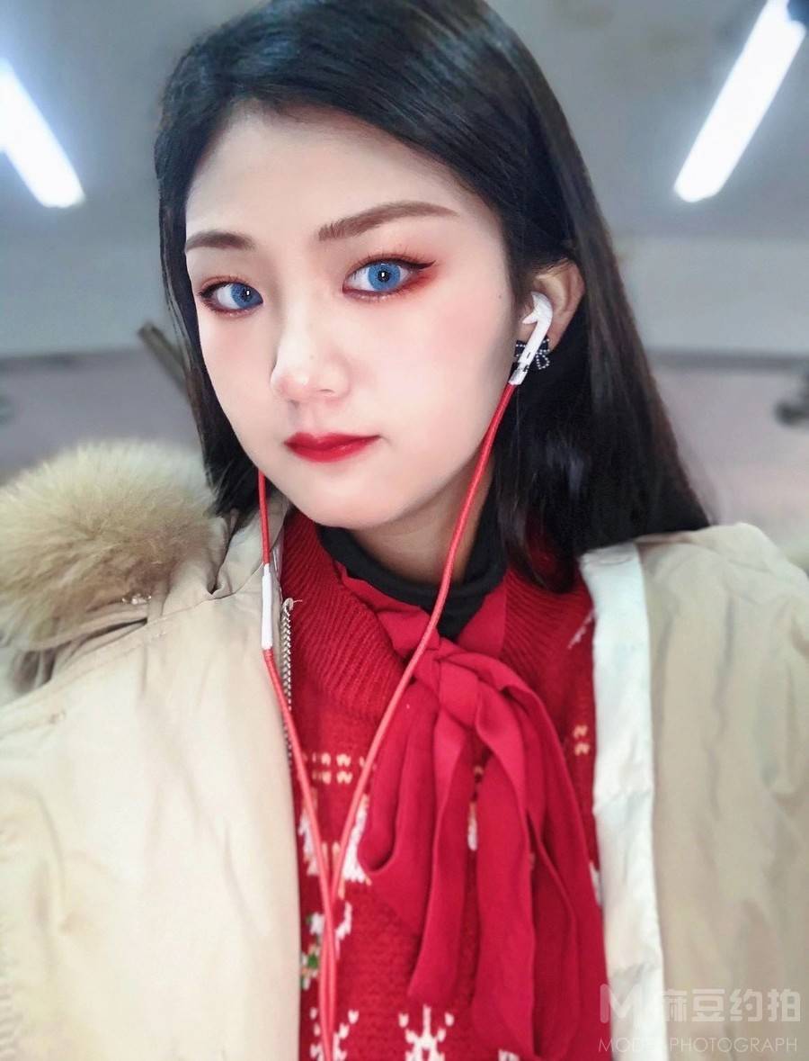 情绪模特