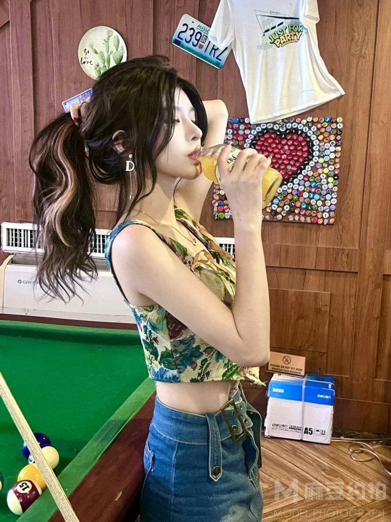 情绪模特